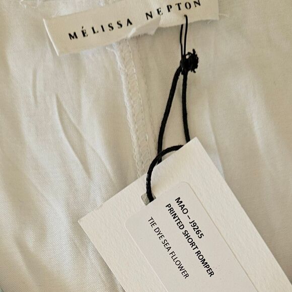 Nwt printed shorts romper - Picture 3 of 5